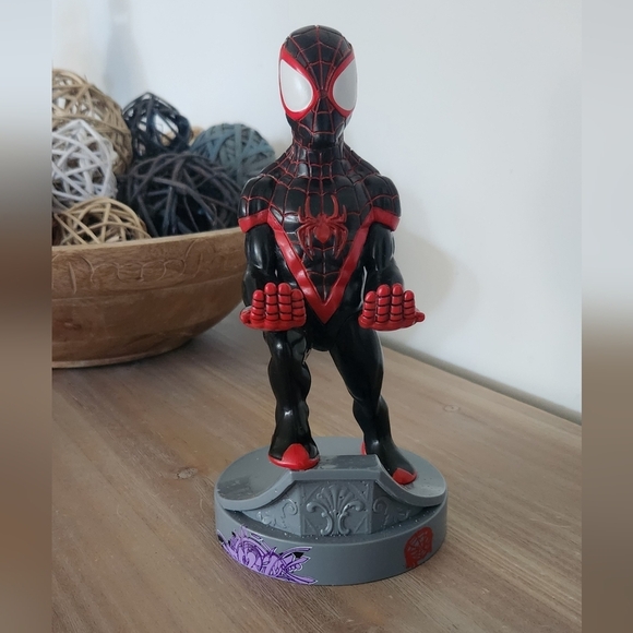 🎮 Spider-Man Miles Morales Phone & Controller Holder – 8.5” Figure Excellent - Picture 10 of 12